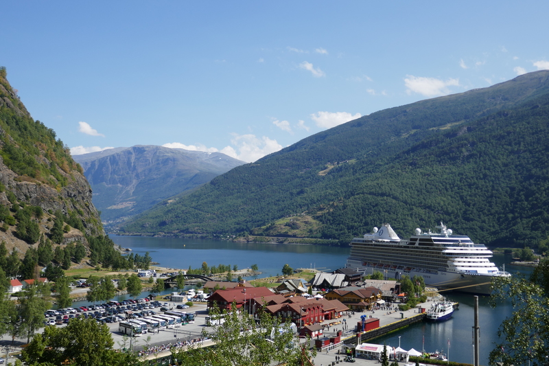 Aussicht auf den Hafen von Flam